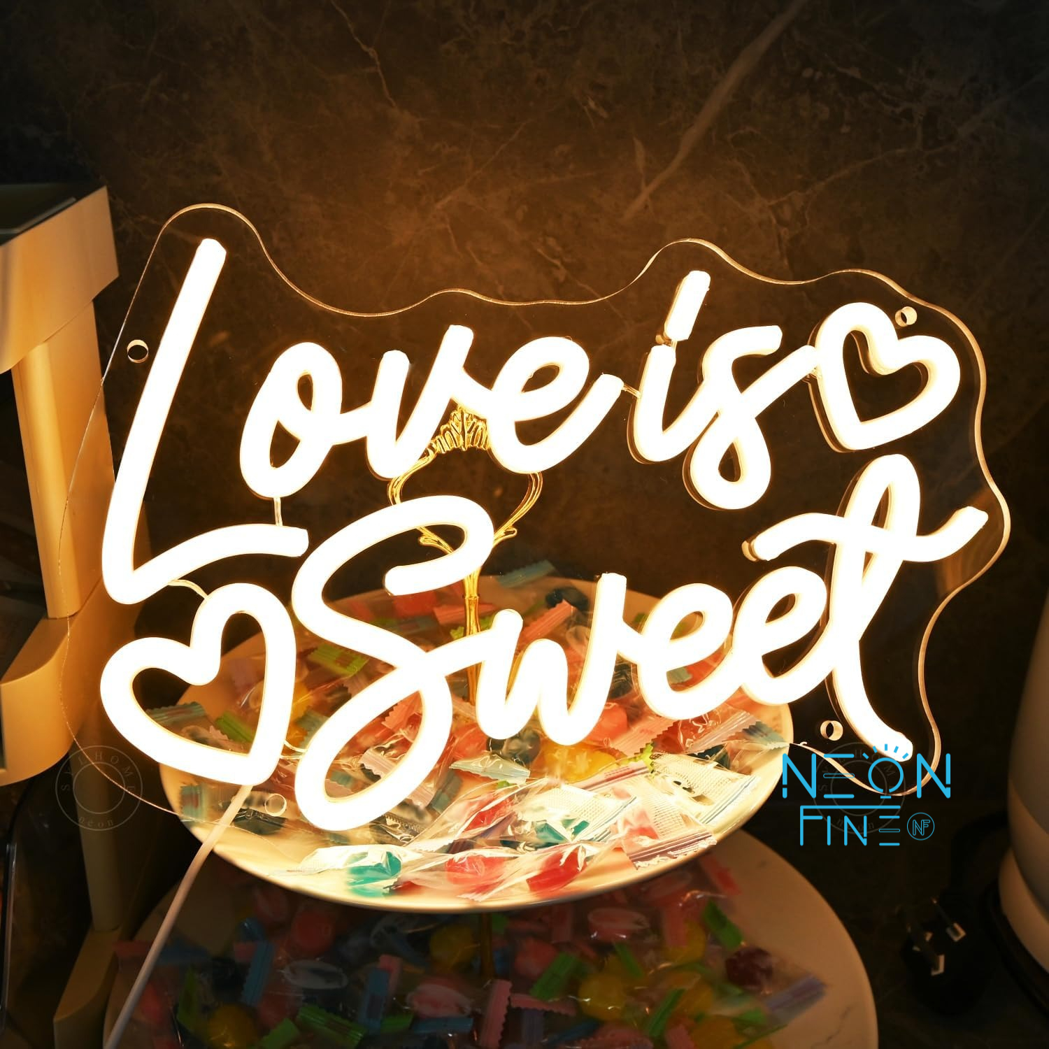 Love Is Sweet Neon Light Sign  - Commercial Kitchen Walls recensione e prezzo